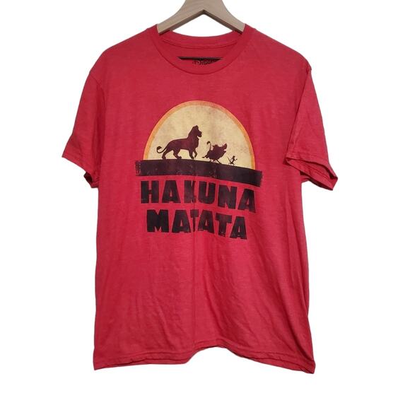 Disney "Hakuna Matata" Lion King T- Shirt Shirt Sleeve Red Size Large - Picture 1 of 4